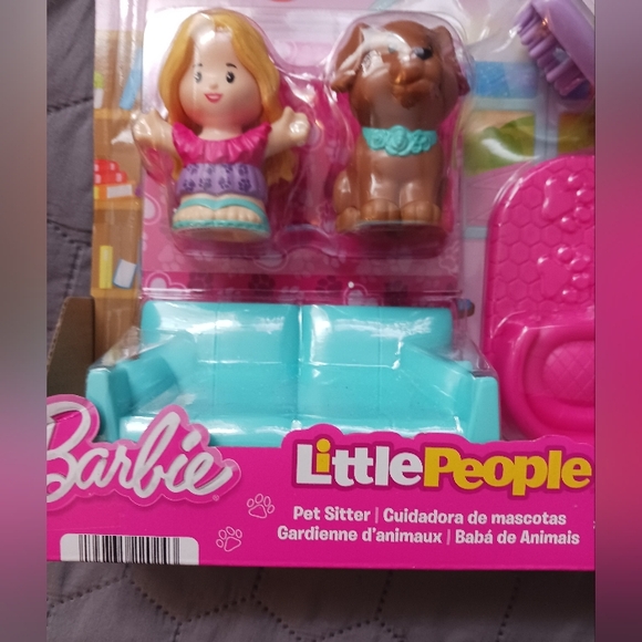 Fisher Price BARBIE, Little People Barbie Pet Sitter Dog Playset Toy Figures New - Picture 4 of 8